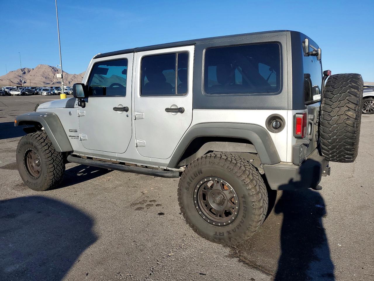 2011 JEEP WRANGLER UNLIMITED SPORT photo 2