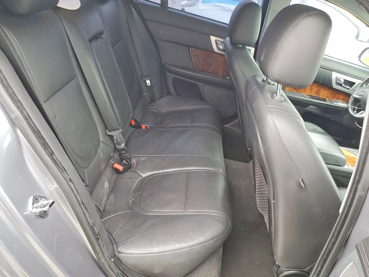 2015 JAGUAR XF 2.0T PREMIUM photo 10