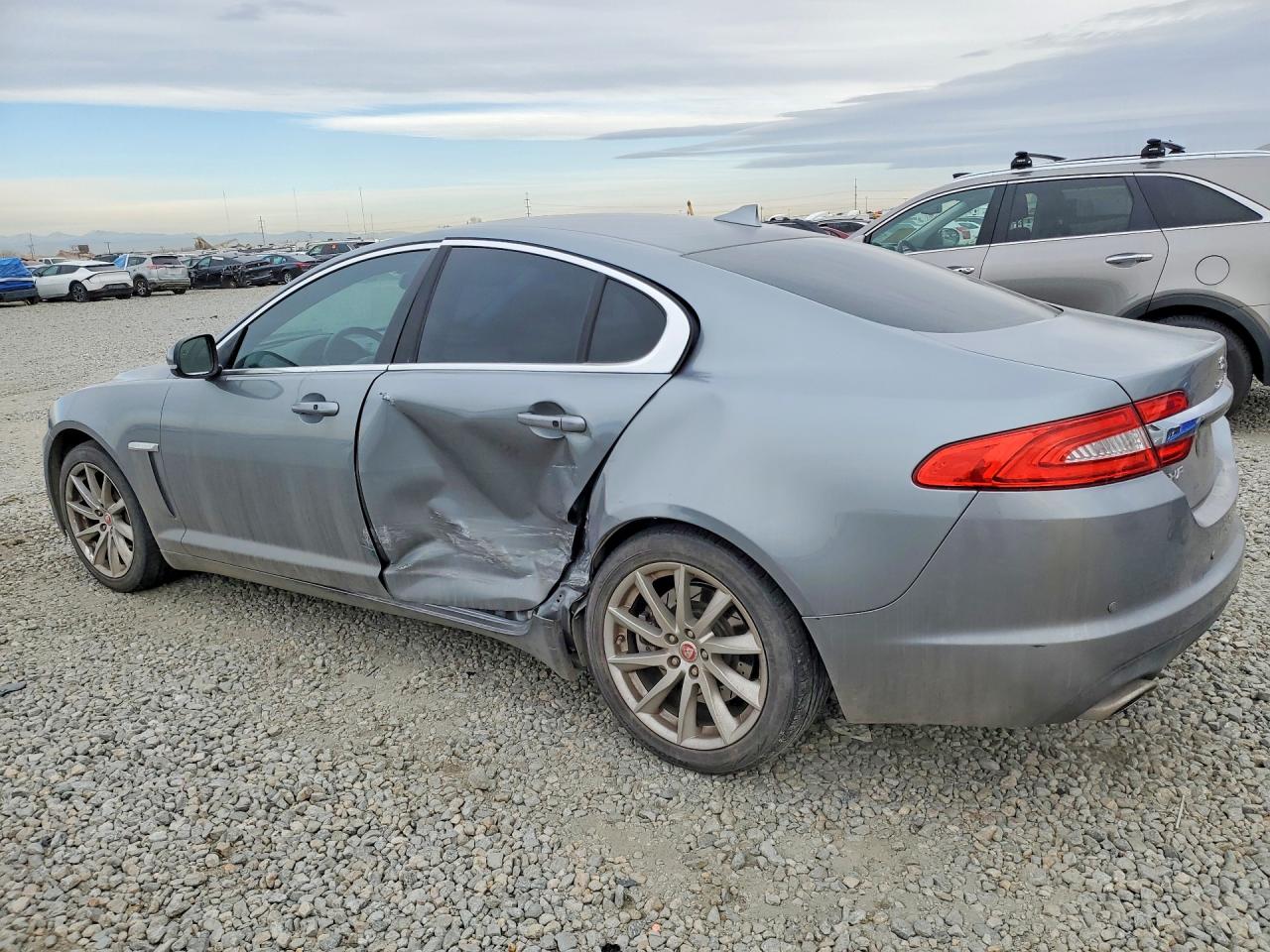 2015 JAGUAR XF 2.0T PREMIUM photo 2