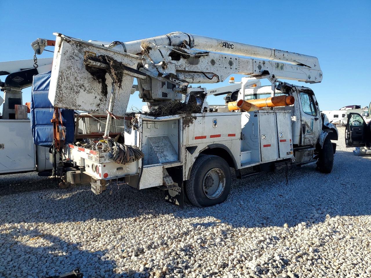 2019 FREIGHTLINER M2 106 MED photo 4