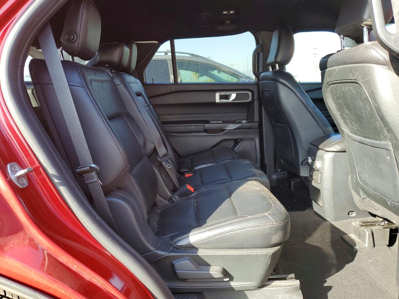 2020 FORD EXPLORER XLT photo 31