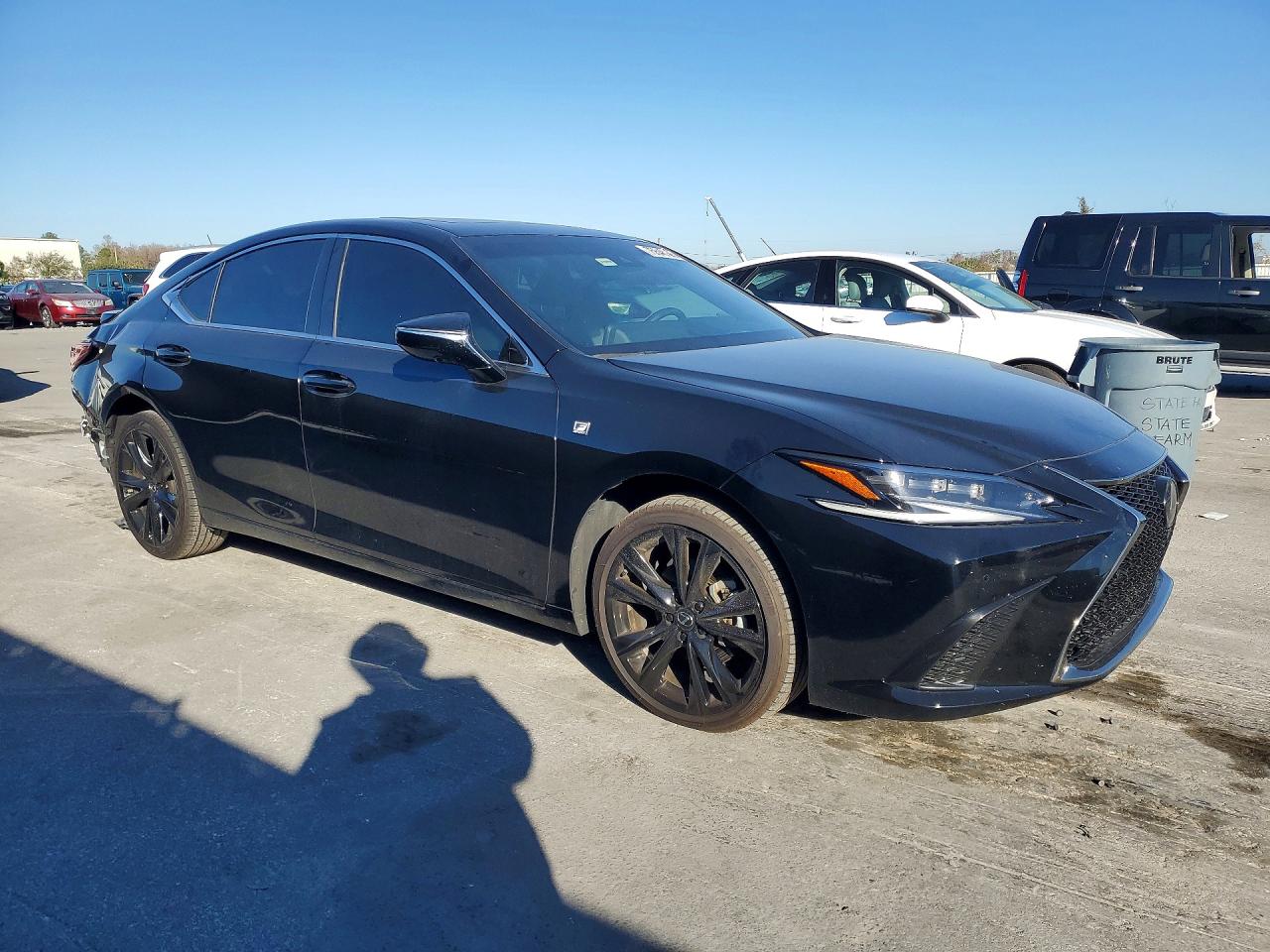 2023 LEXUS ES 300H F SPORT HANDLING photo 4