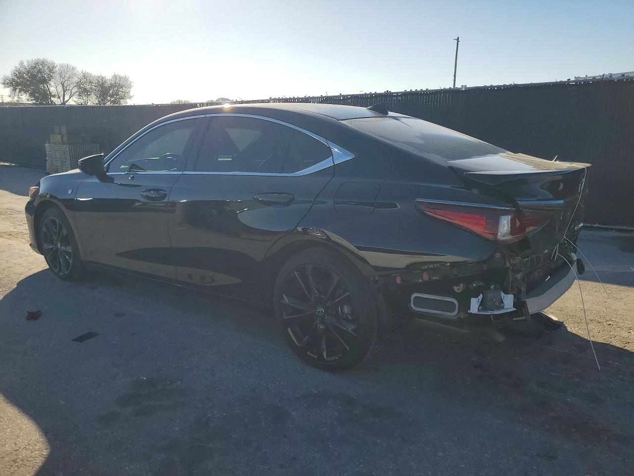 2023 LEXUS ES 300H F SPORT HANDLING photo 2