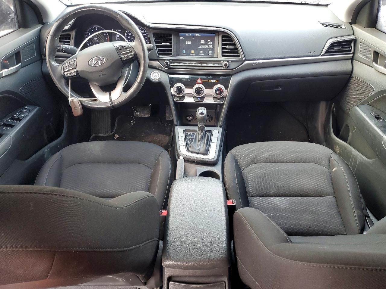2019 HYUNDAI ELANTRA photo 8
