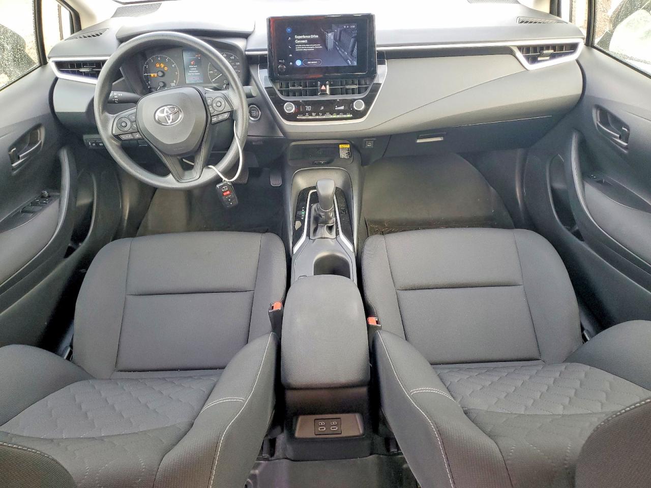2025 TOYOTA COROLLA LE photo 8