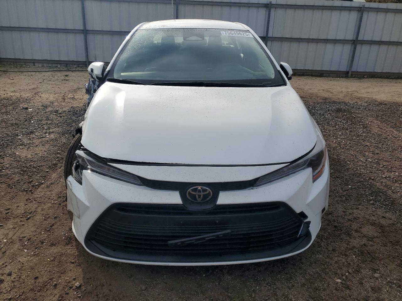 2025 TOYOTA COROLLA LE photo 5
