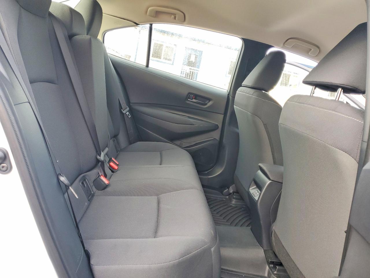 2025 TOYOTA COROLLA LE photo 10