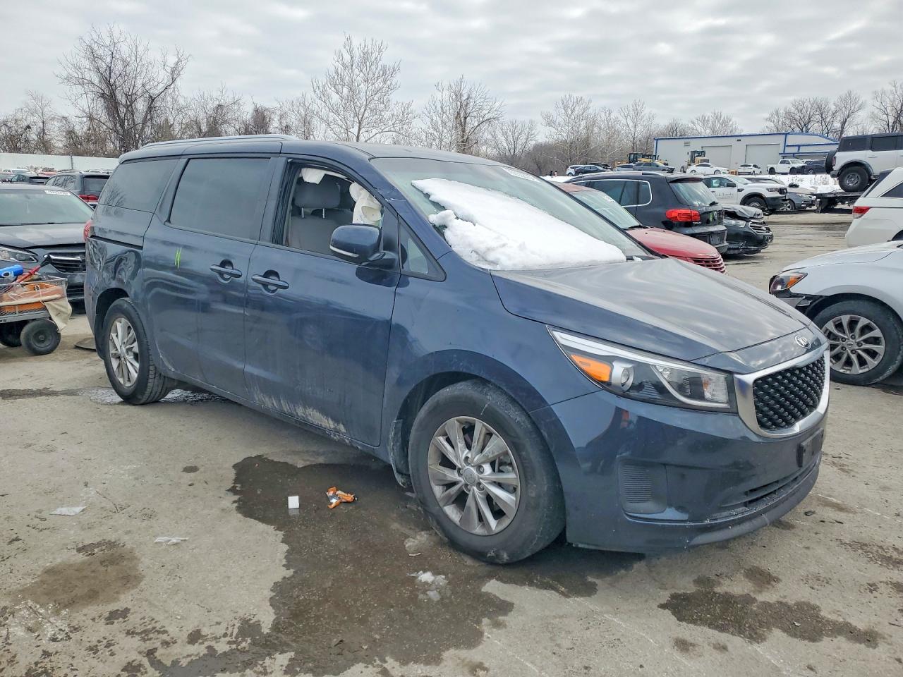 2016 KIA SEDONA LX photo 4