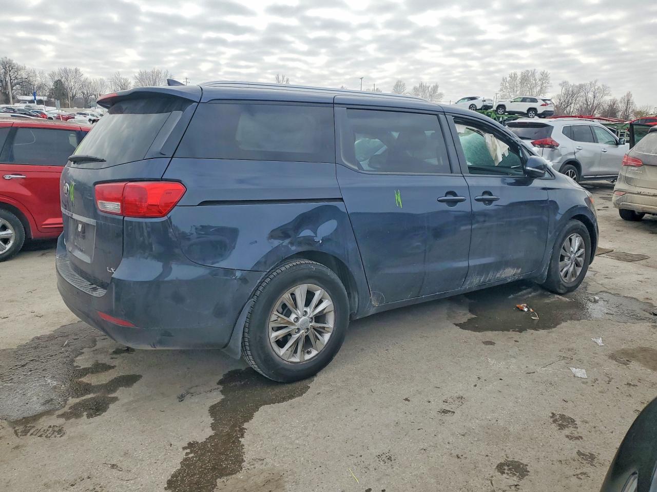 2016 KIA SEDONA LX photo 3