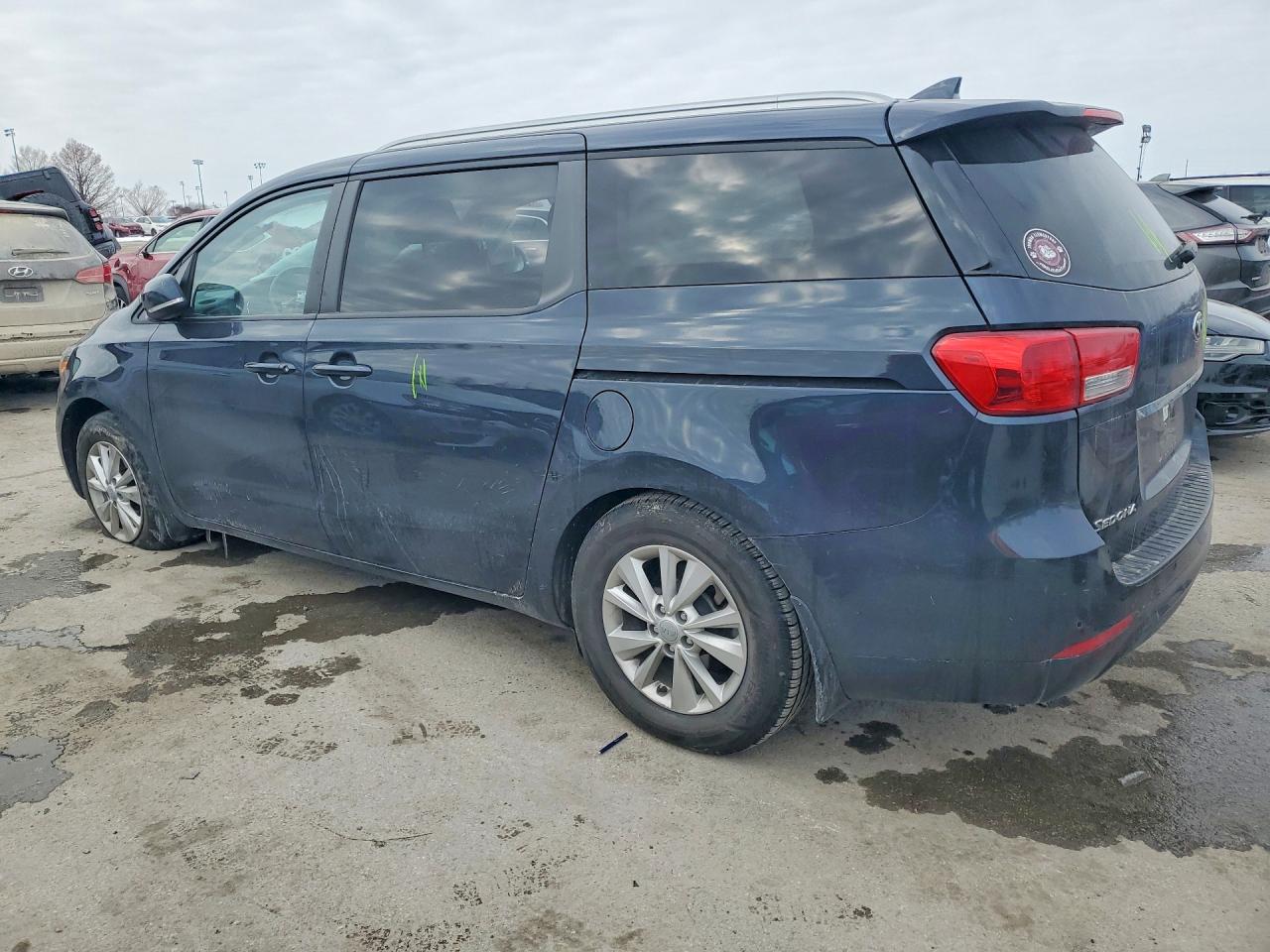 2016 KIA SEDONA LX photo 2