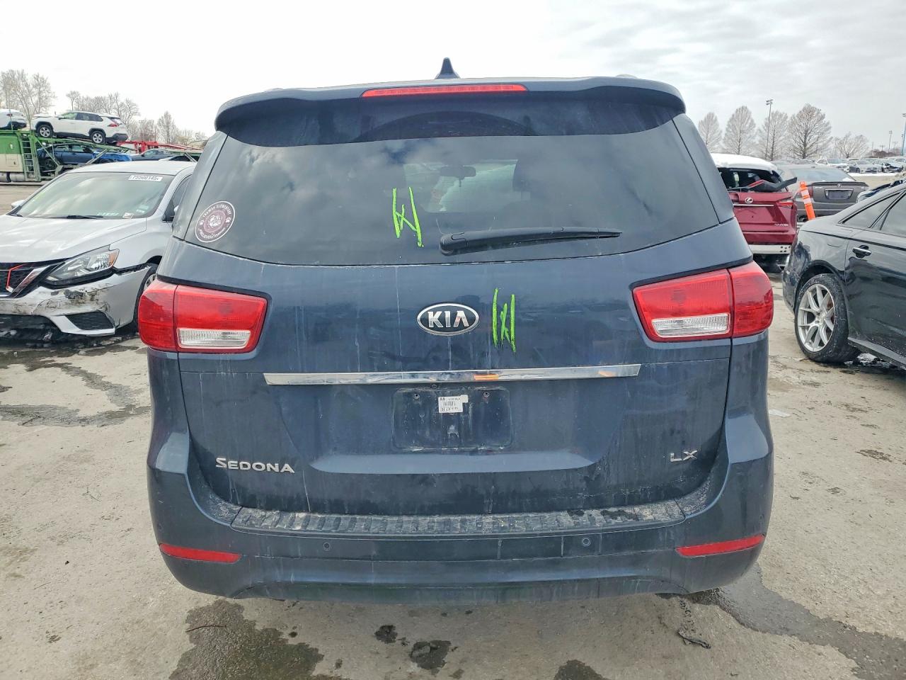 2016 KIA SEDONA LX photo 6