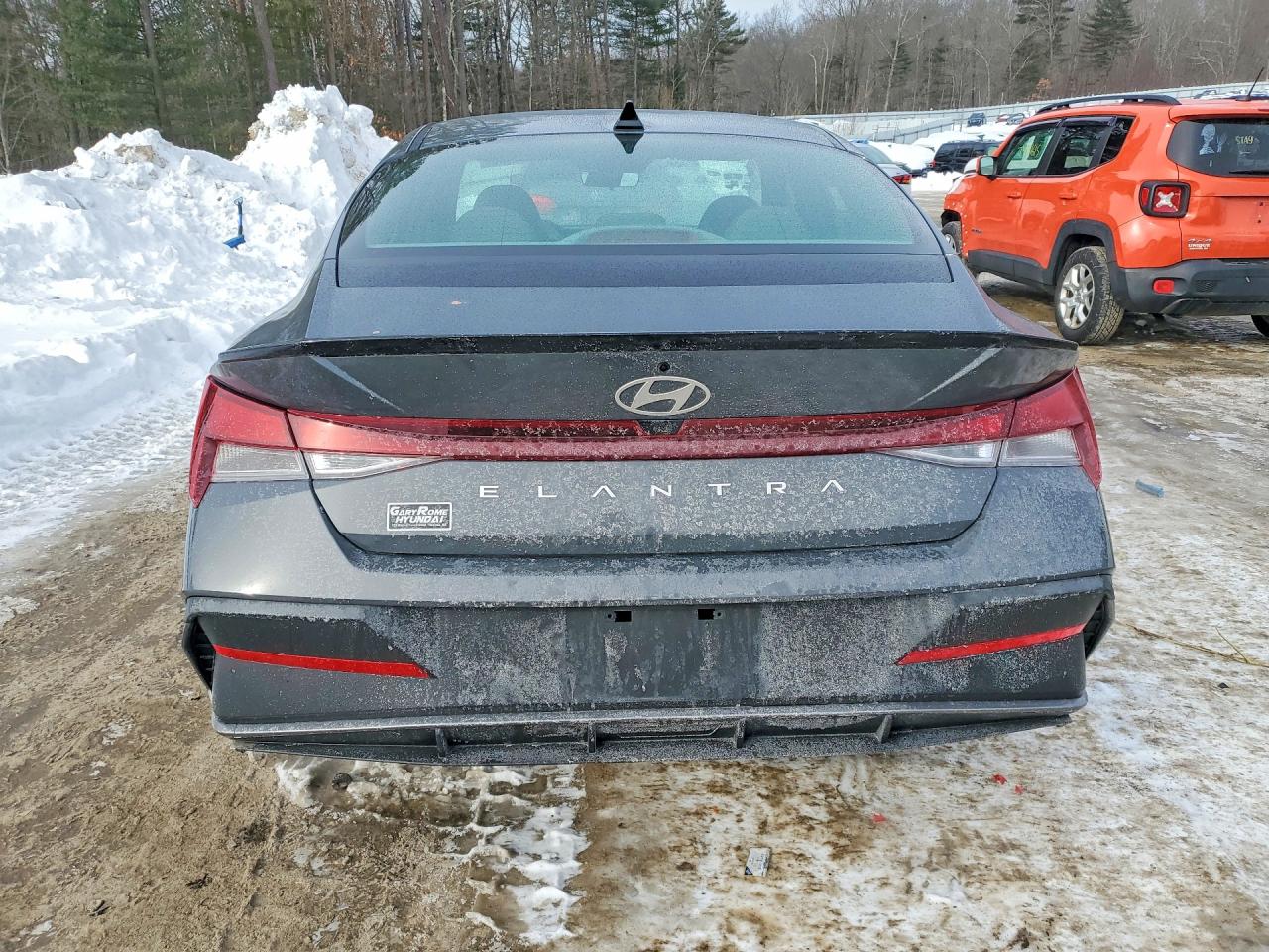 2025 HYUNDAI ELANTRA SEL SPORT photo 11