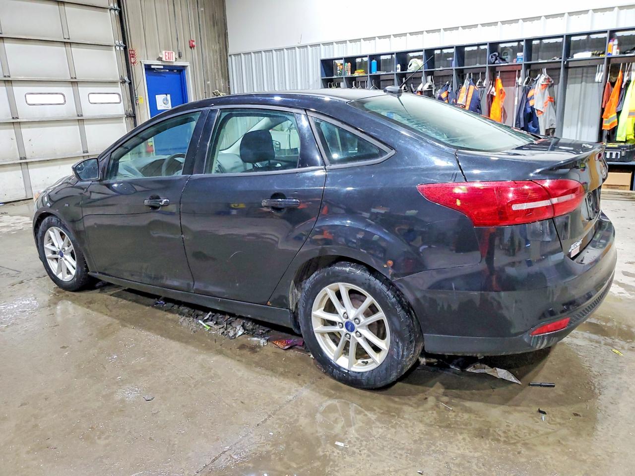 2015 FORD FOCUS SE photo 4