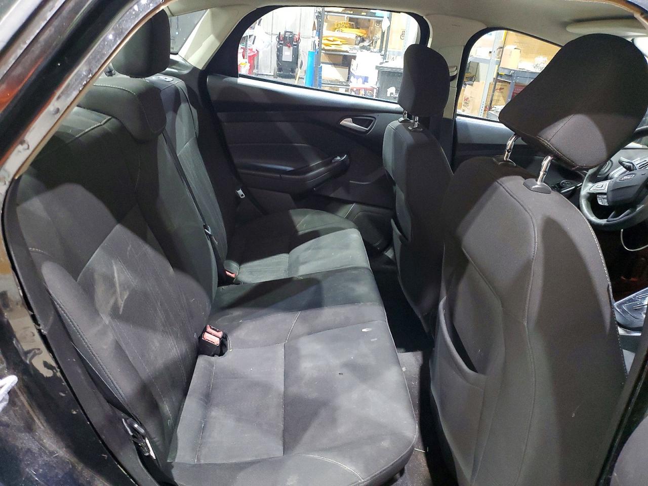 2015 FORD FOCUS SE photo 28