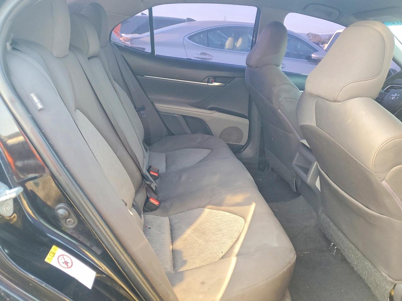 2018 TOYOTA CAMRY LE photo 19