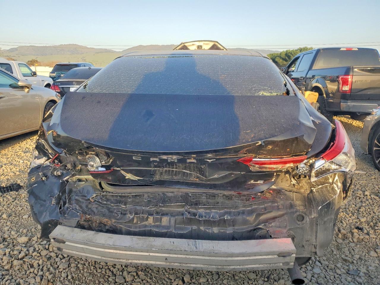 2018 TOYOTA CAMRY LE photo 11