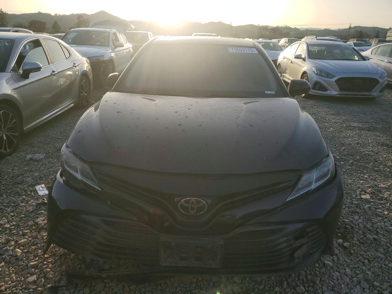 2018 TOYOTA CAMRY LE photo 9