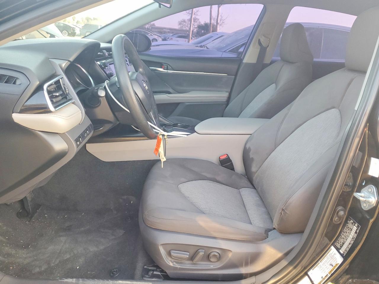 2018 TOYOTA CAMRY LE photo 13