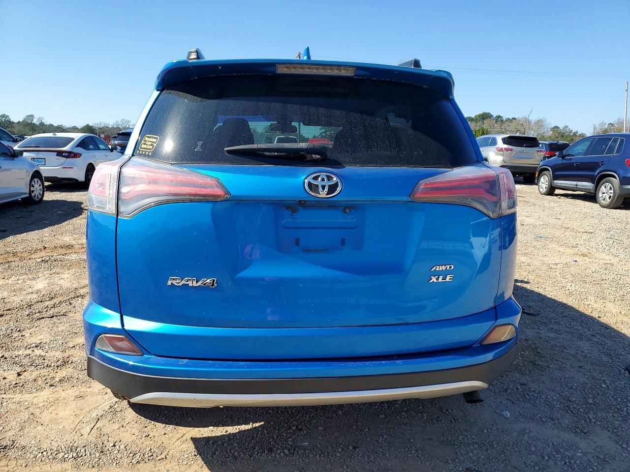 2017 TOYOTA RAV4 XLE photo 11