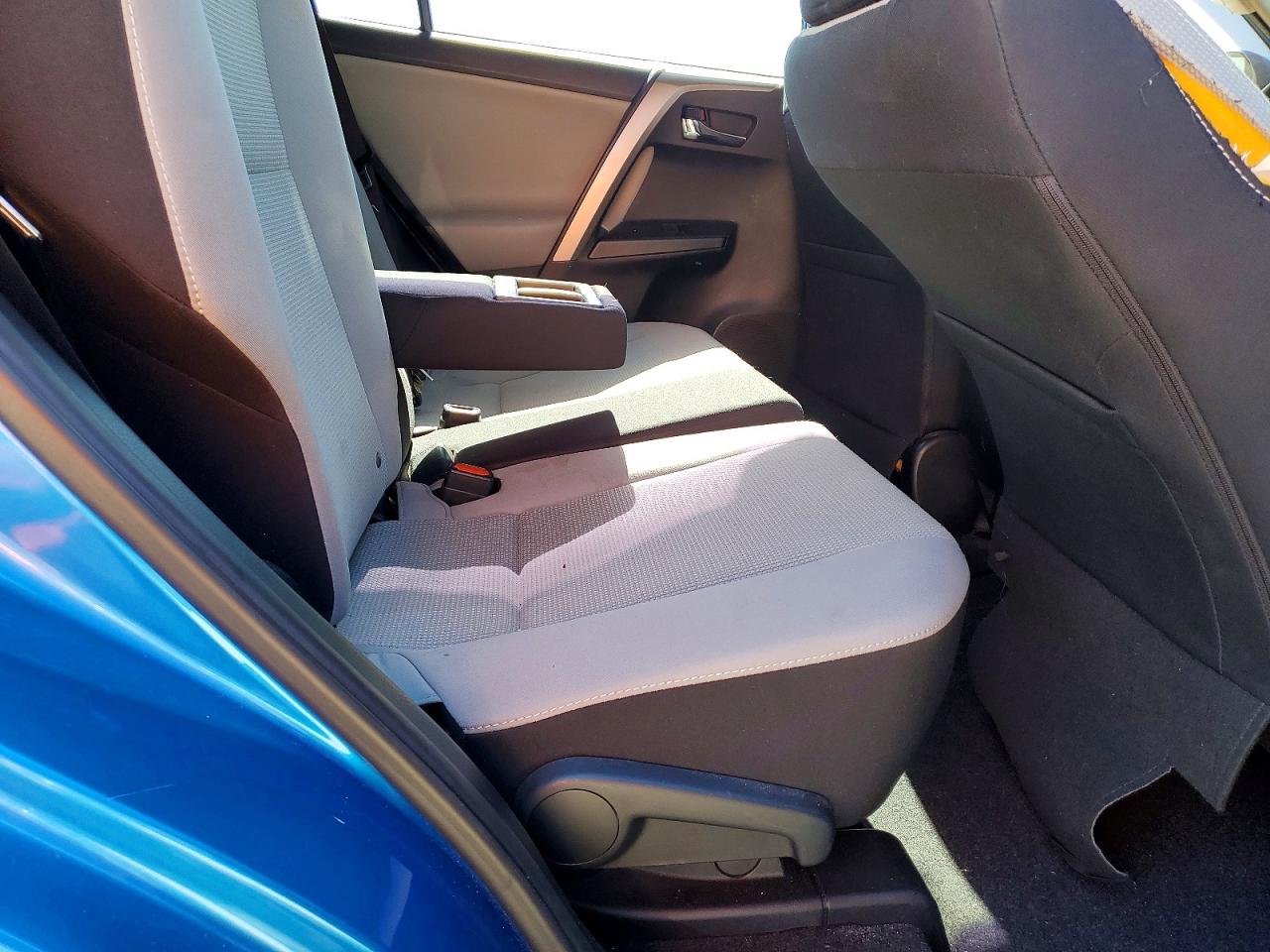 2017 TOYOTA RAV4 XLE photo 19