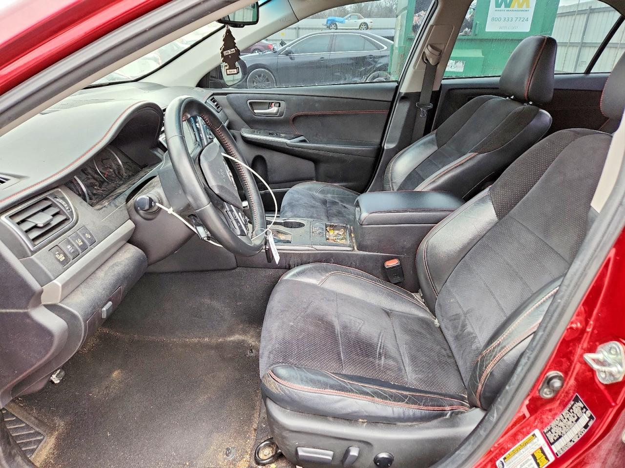 2015 TOYOTA CAMRY photo 13