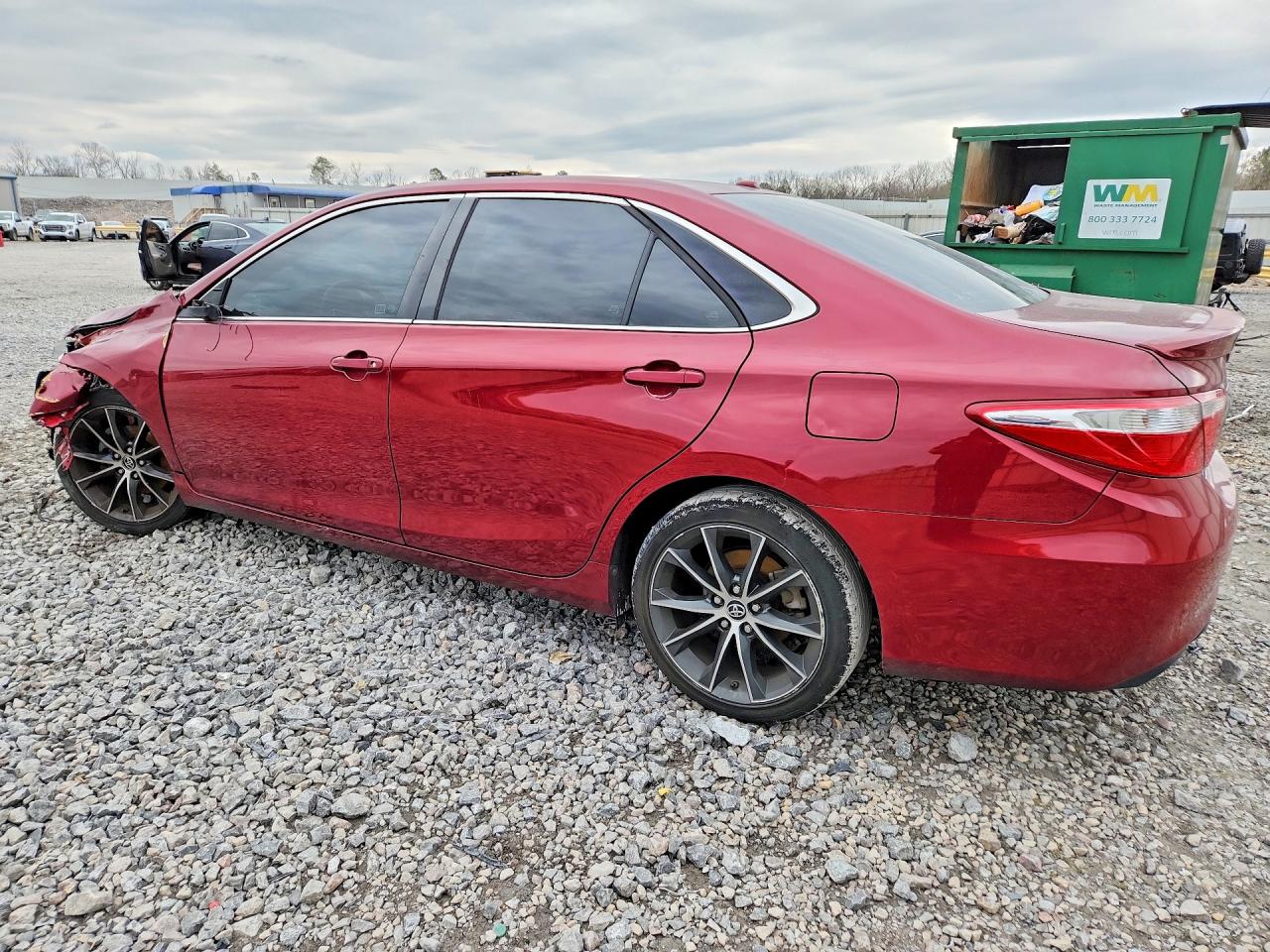 2015 TOYOTA CAMRY photo 3