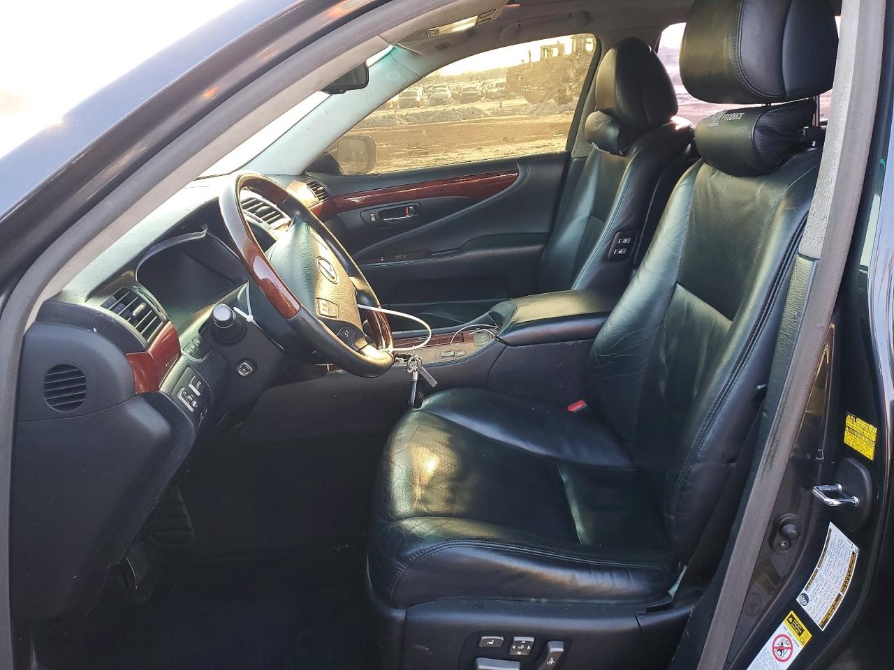 2010 LEXUS LS 460L photo 7