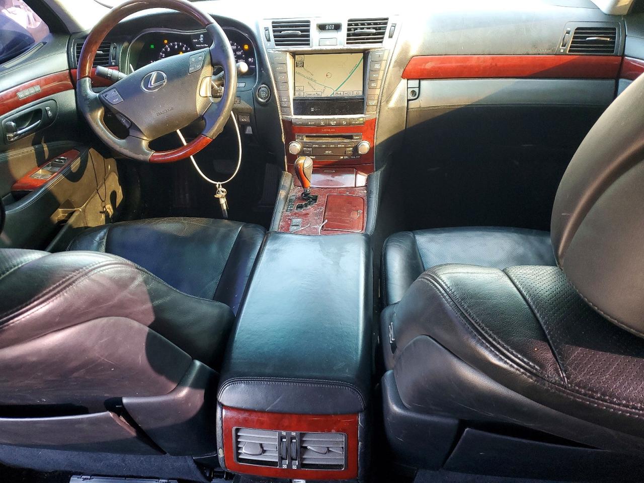 2010 LEXUS LS 460L photo 8