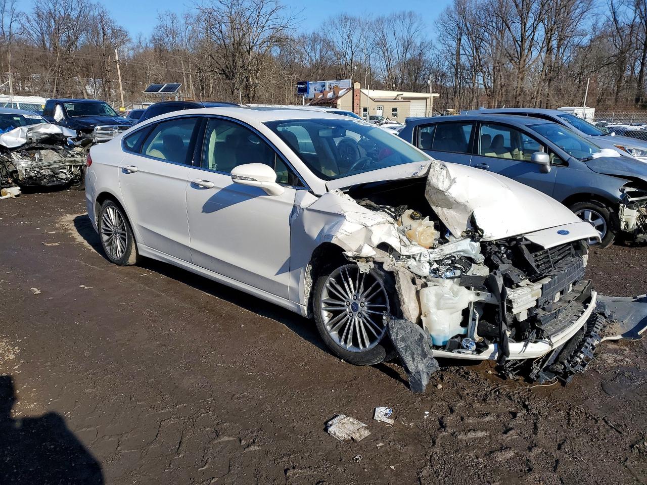 2015 FORD FUSION SE photo 4