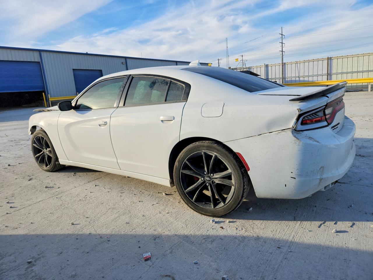 2017 DODGE CHARGER SXT photo 4