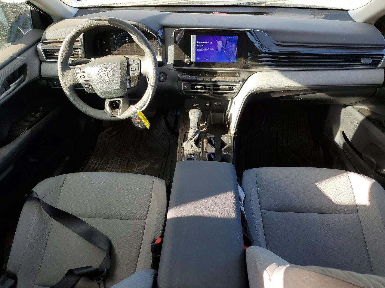 2025 TOYOTA CAMRY LE photo 8