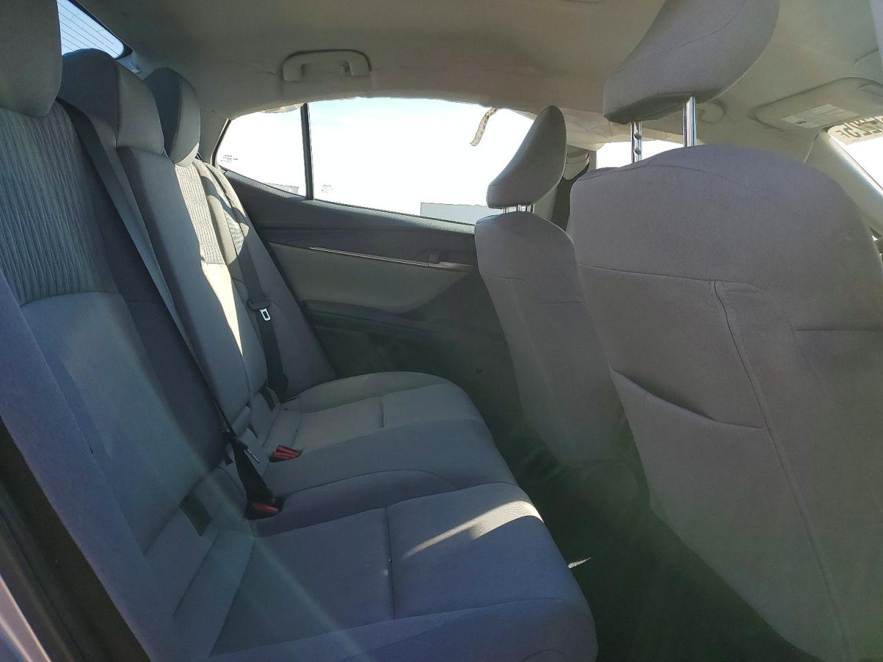 2025 TOYOTA CAMRY LE photo 10