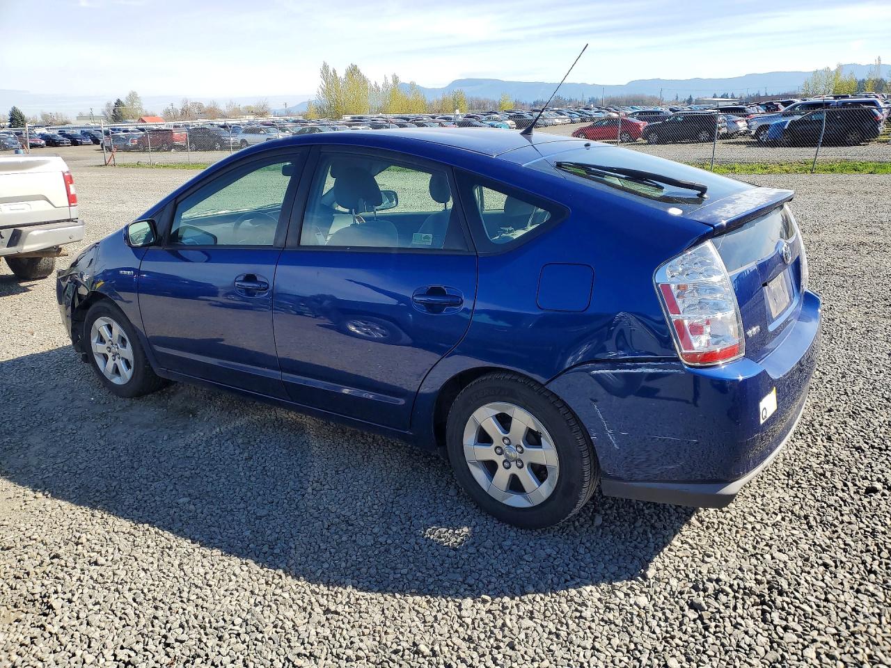 2008 TOYOTA PRIUS BASE photo 3