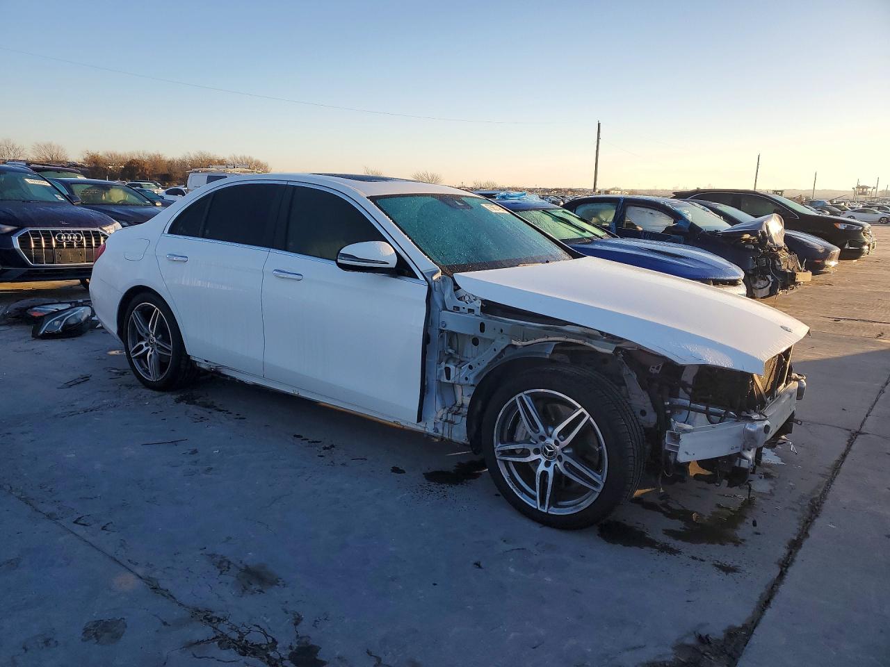 2018 MERCEDES-BENZ E 300 photo 4