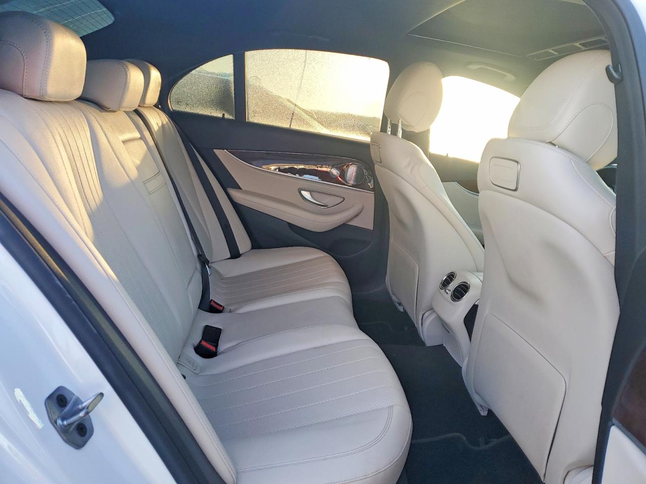 2018 MERCEDES-BENZ E 300 photo 10