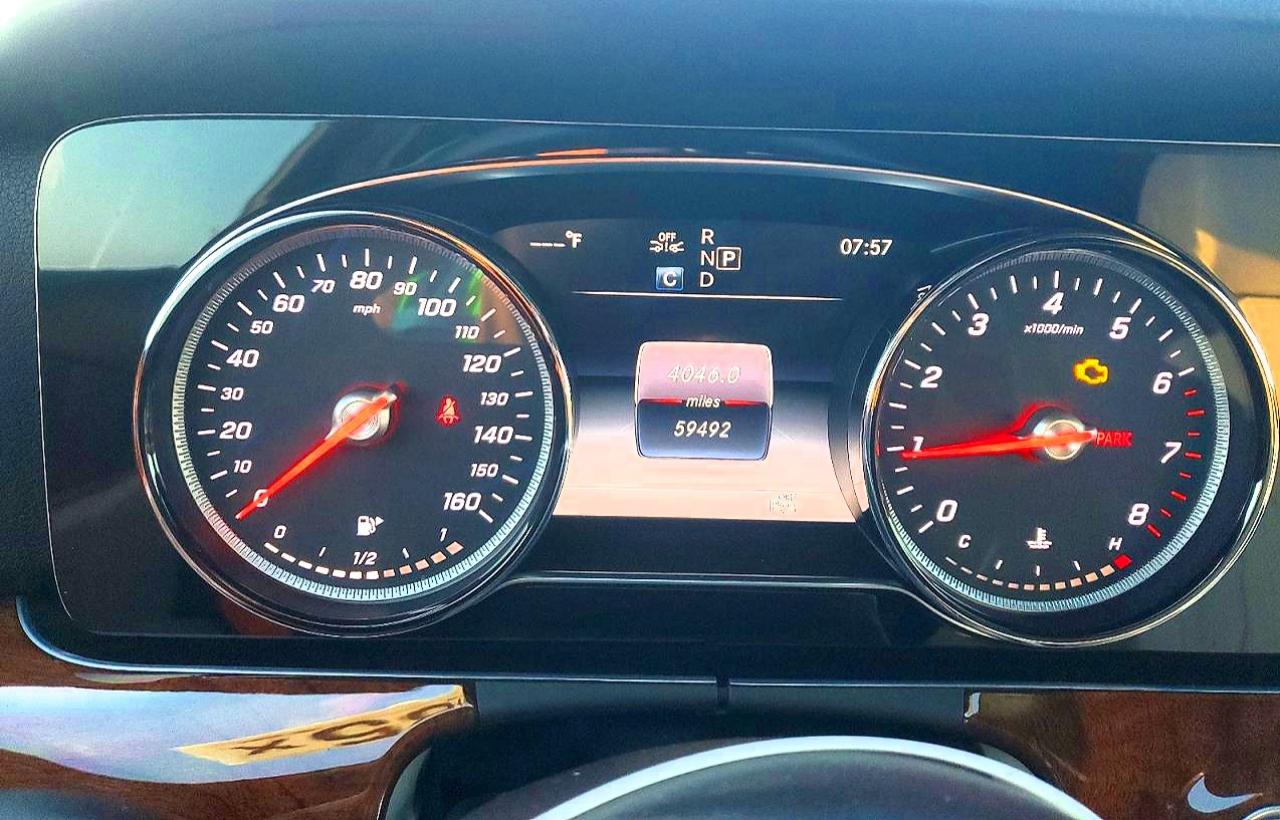2018 MERCEDES-BENZ E 300 photo 9