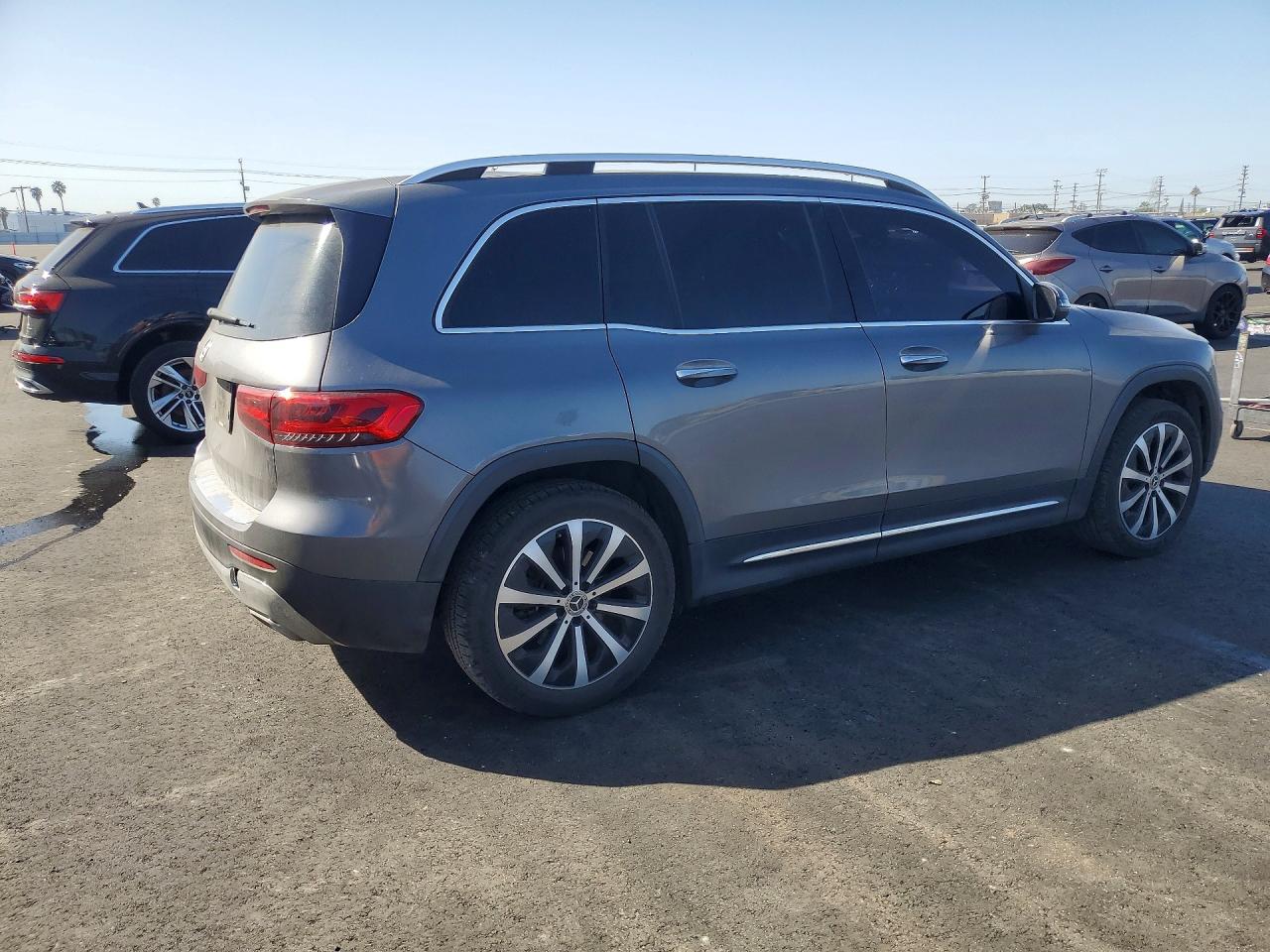 2021 MERCEDES-BENZ GLB 250 photo 3
