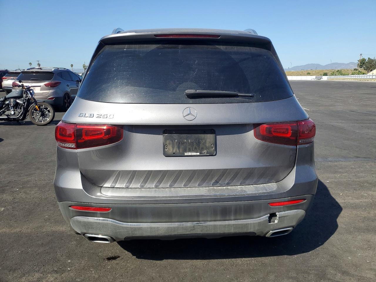 2021 MERCEDES-BENZ GLB 250 photo 6