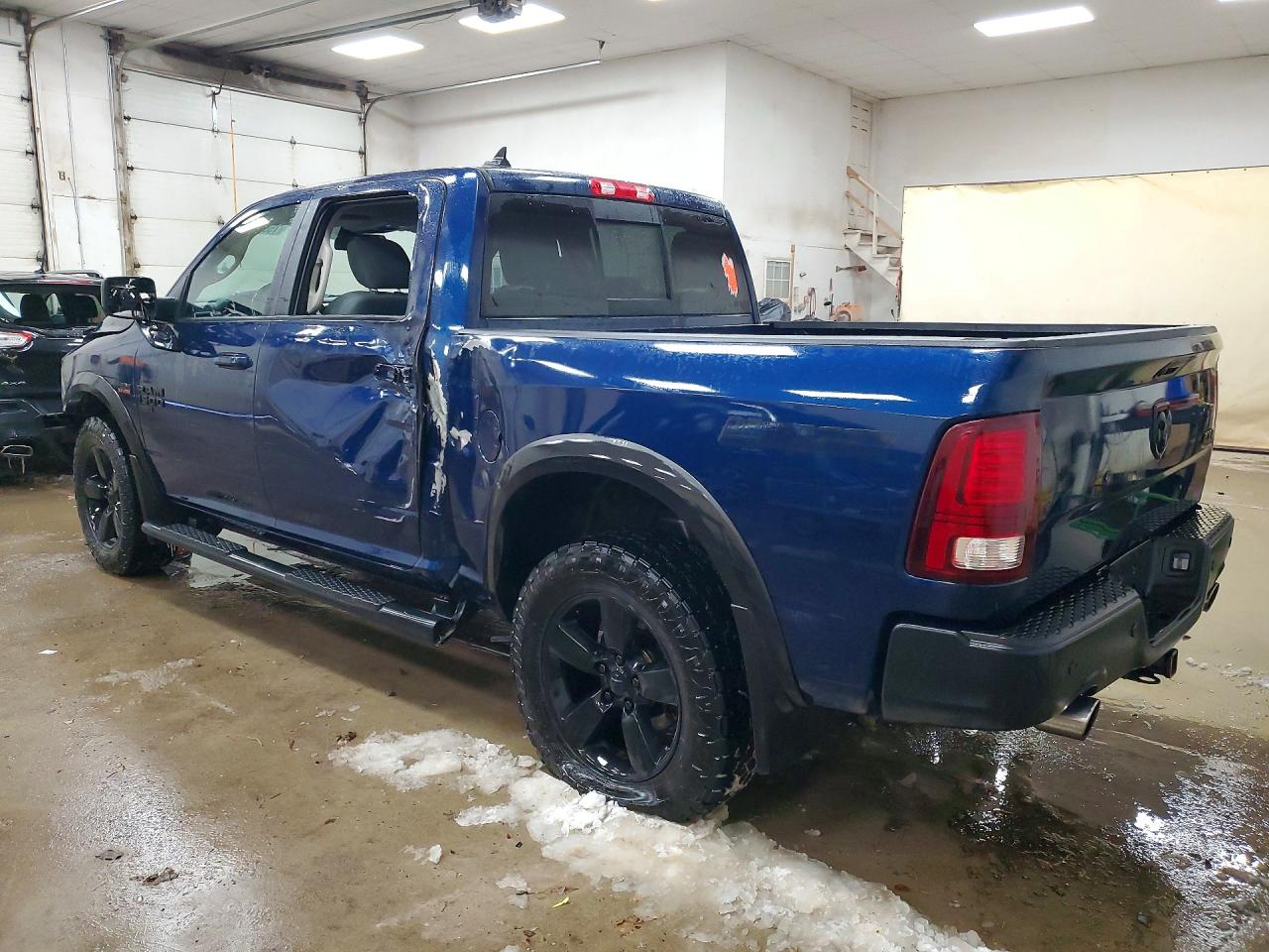 2019 RAM 1500 CLASSIC SLT photo 3