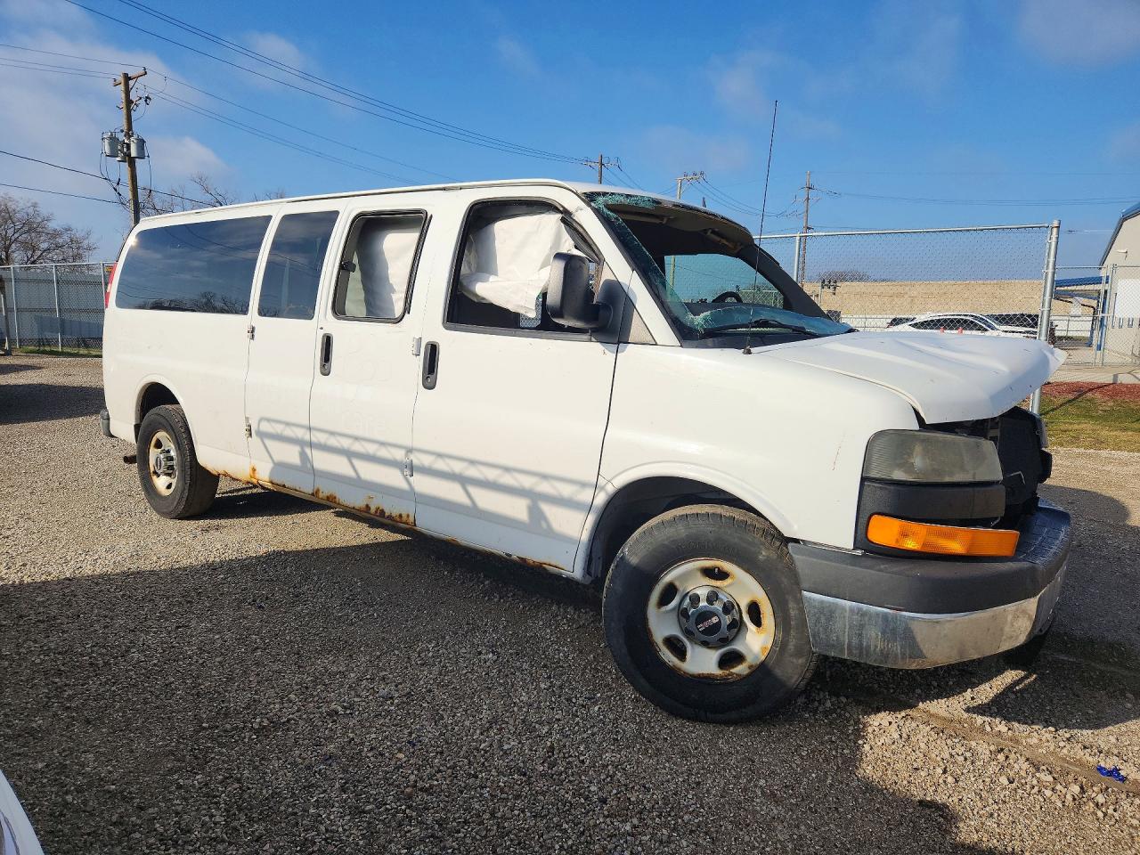 2013 GMC SAVANA G3500 LT photo 7