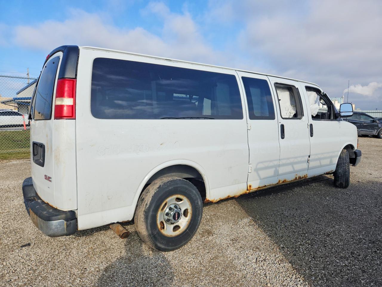 2013 GMC SAVANA G3500 LT photo 5