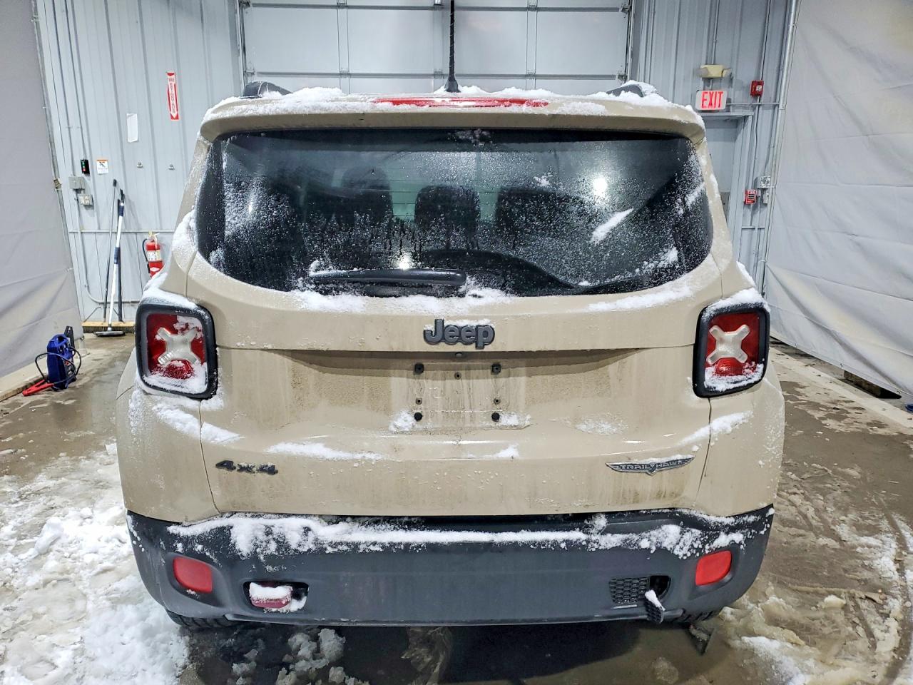 2017 JEEP RENEGADE TRAILHAWK photo 11