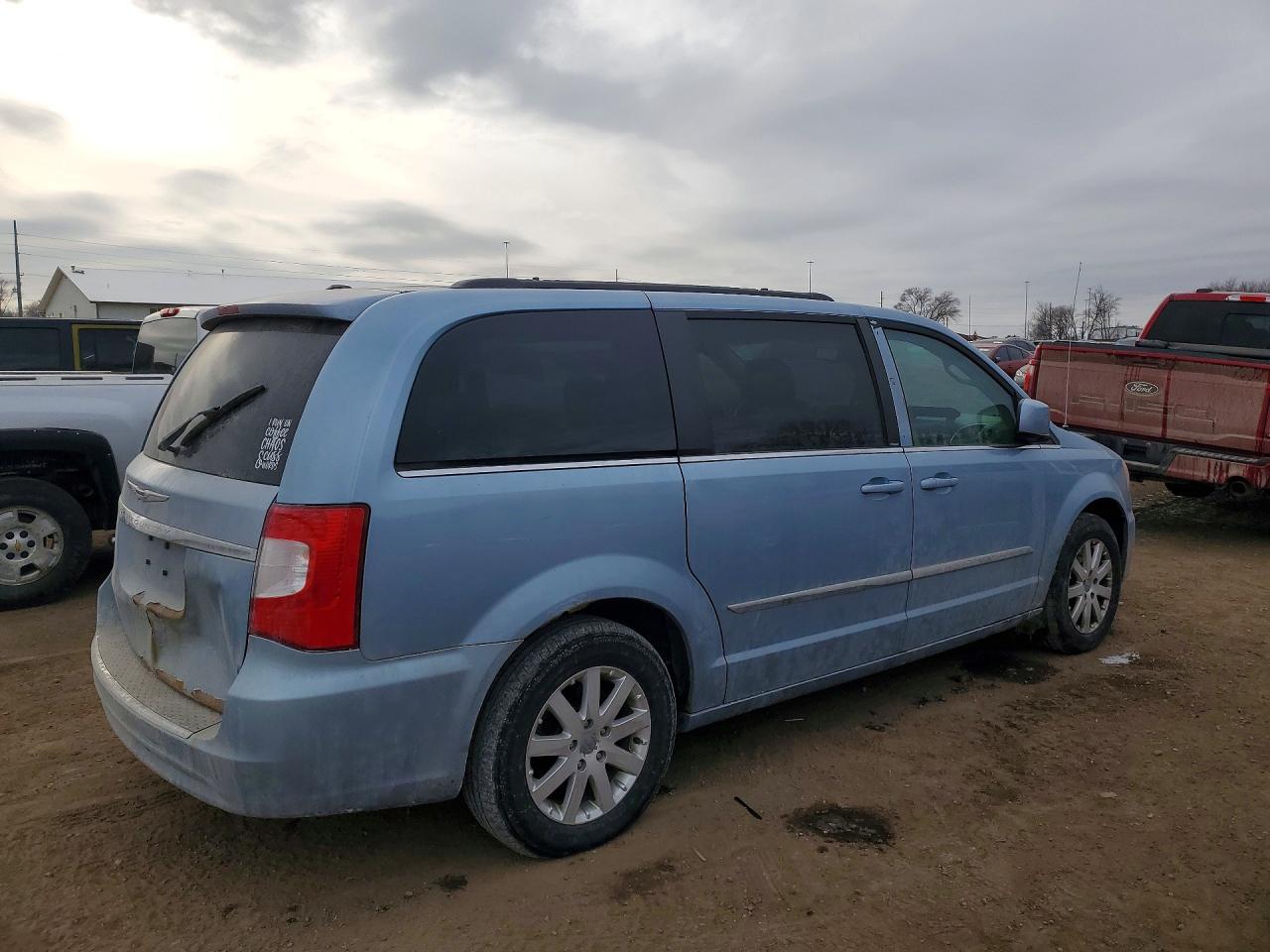 2013 CHRYSLER TOWN & COUNTRY TOURING photo 5