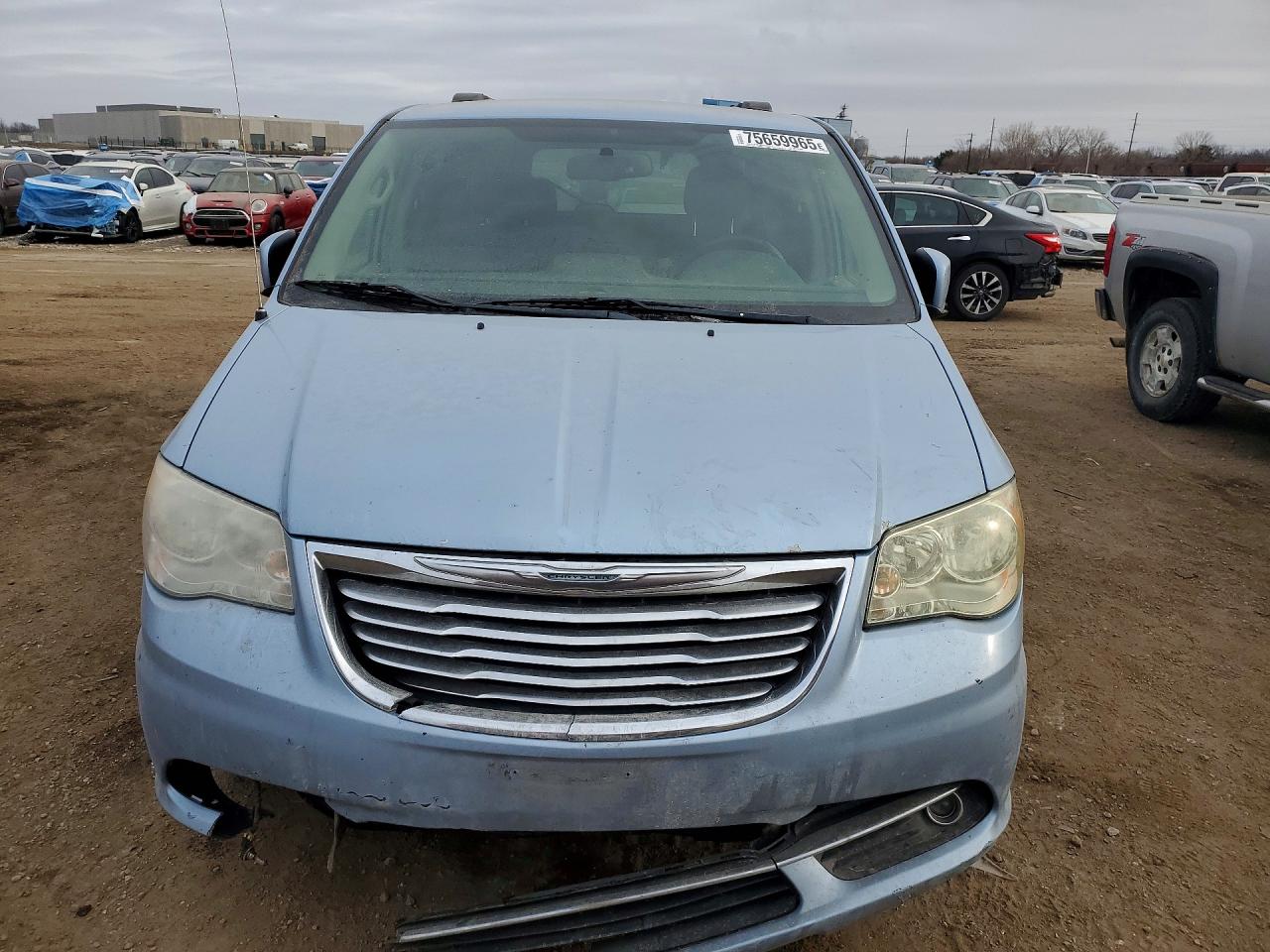 2013 CHRYSLER TOWN & COUNTRY TOURING photo 9
