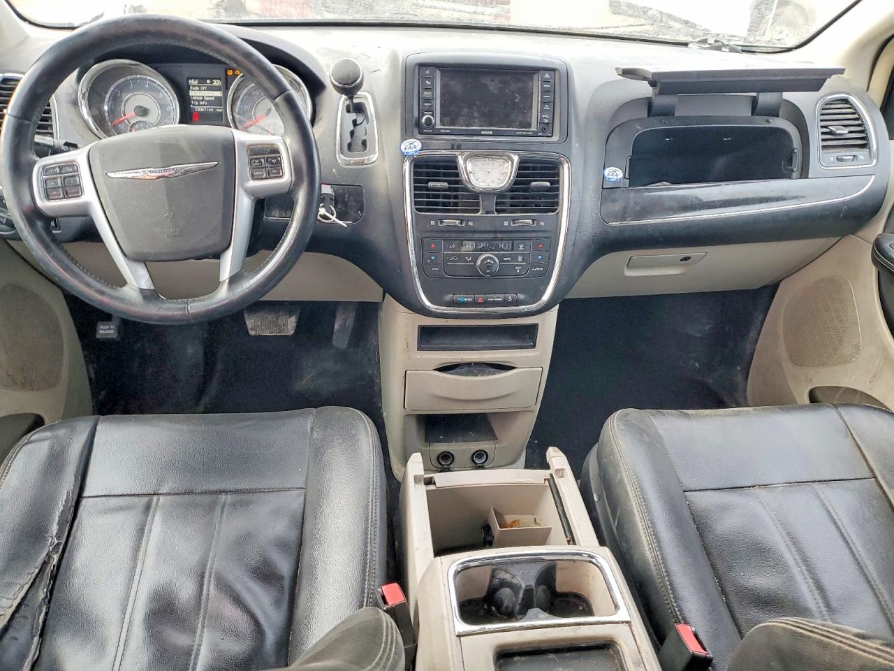 2013 CHRYSLER TOWN & COUNTRY TOURING photo 15