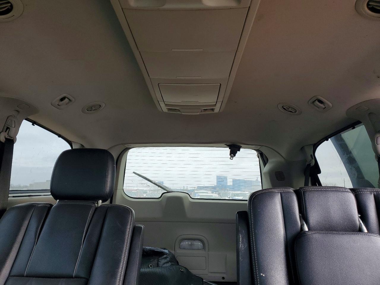 2013 CHRYSLER TOWN & COUNTRY TOURING photo 19