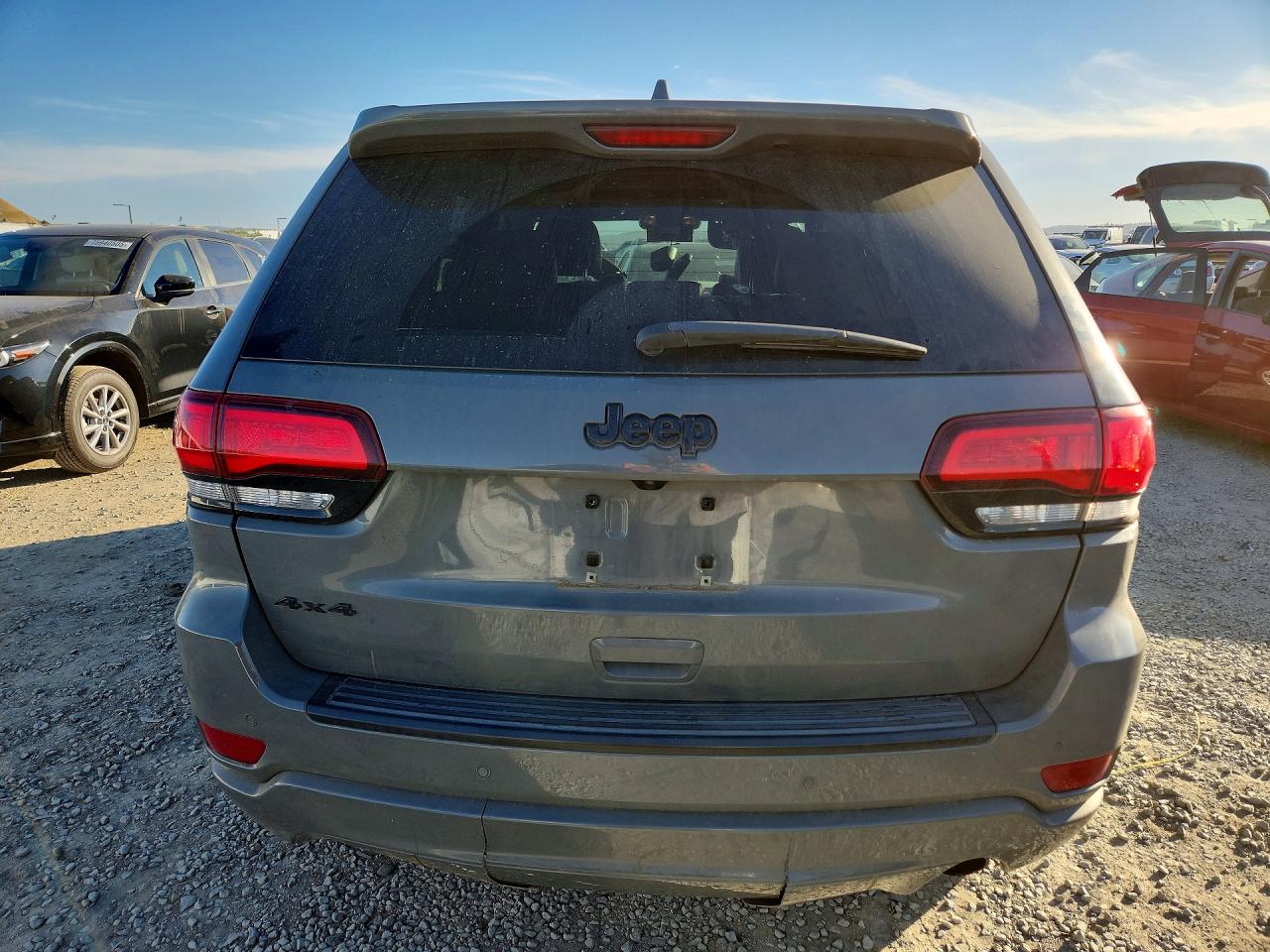 2020 JEEP GRAND CHEROKEE LAREDO photo 6