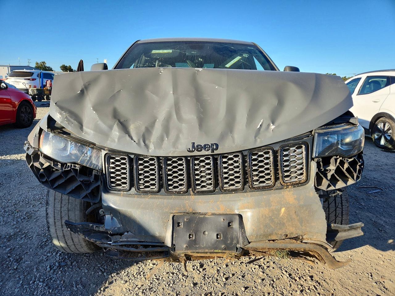 2020 JEEP GRAND CHEROKEE LAREDO photo 5