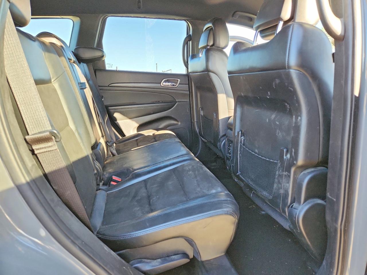 2020 JEEP GRAND CHEROKEE LAREDO photo 11