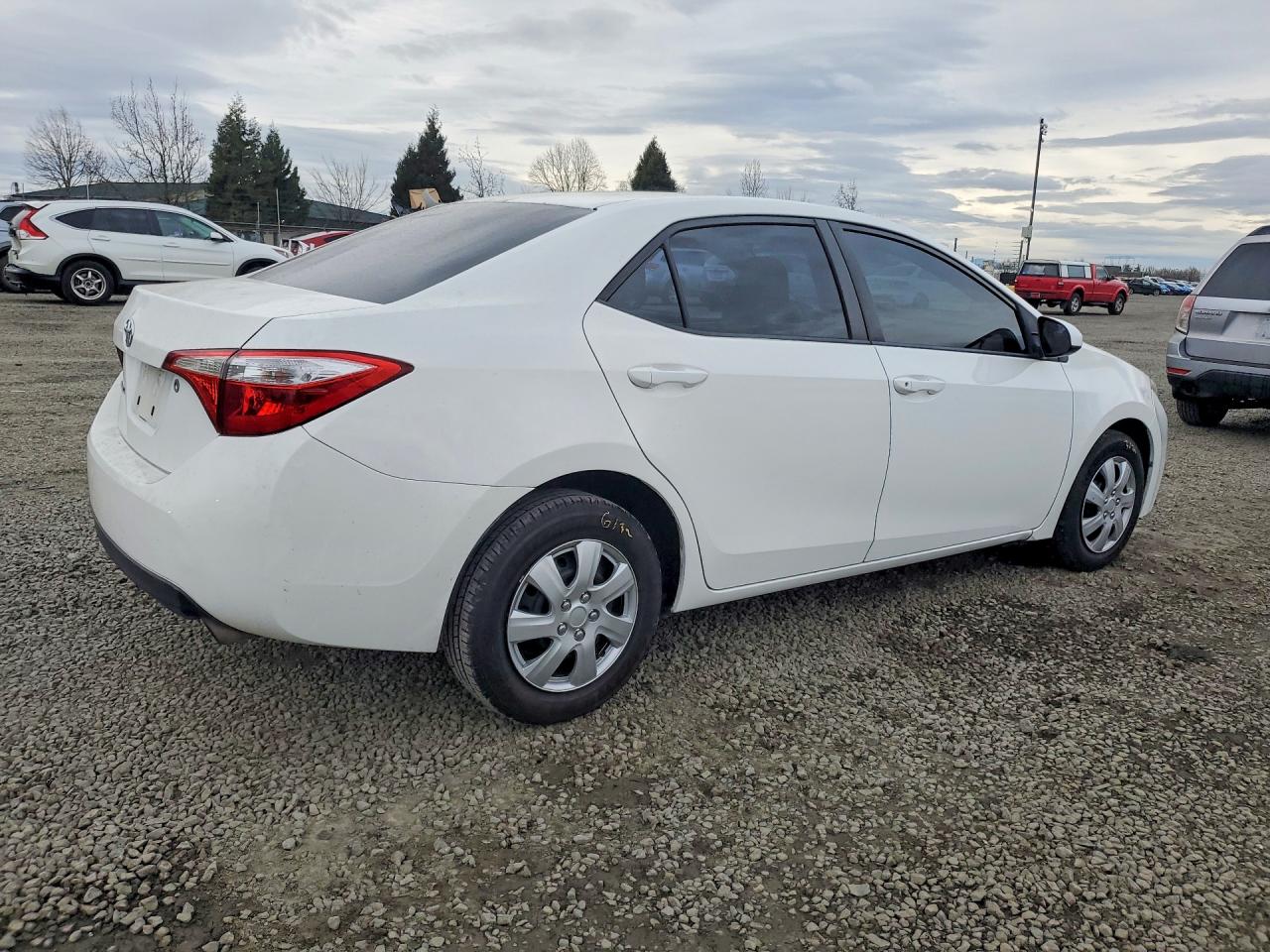 2014 TOYOTA COROLLA L photo 3